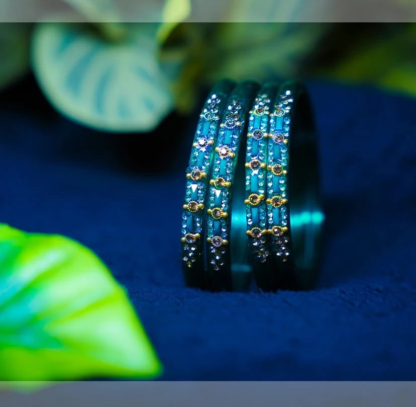 Vitrum Bangles