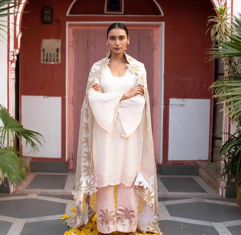 Avaasya